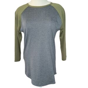 NWT LuLaRoe Randy 3/4 Sleeve Baseball T Size S (6-8)